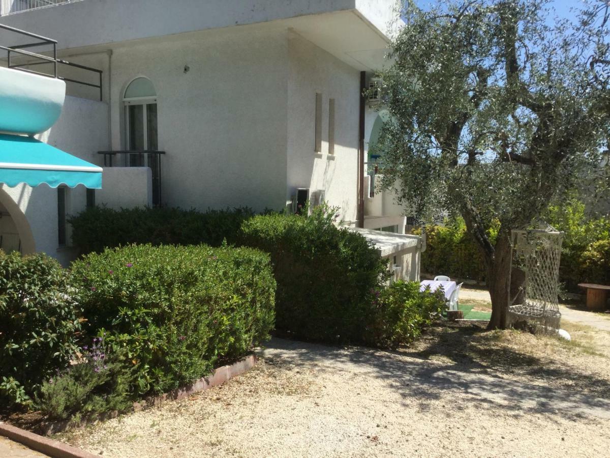 Residence I Faraglioni Mattinata Luaran gambar